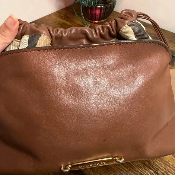 Burberry bucket crossbody bag - Picture 6 of 16